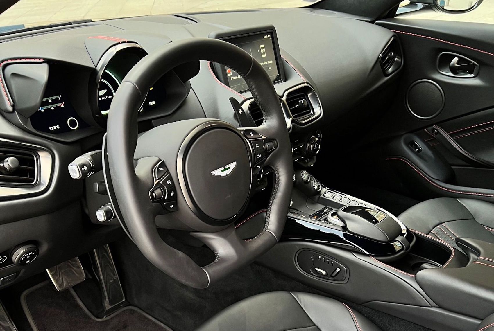 ASTON_MARTIN_VANTAGE_V8_COUPE_3.jpeg